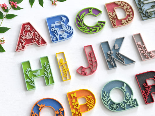 Floraler Deko Buchstabe A-Z & 3D Blumenmuster | Buchstabe zum Aufstellen & Kleben | Personalisiert, freie Farbauswahl | Wanddeko Kinderzimmer Türschild Initialen Boho Chic